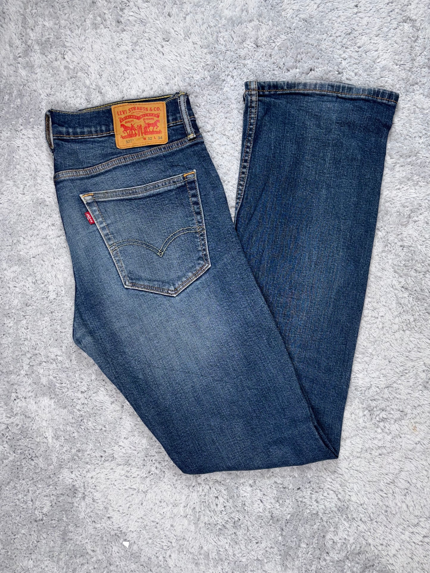 LEVI’S 527